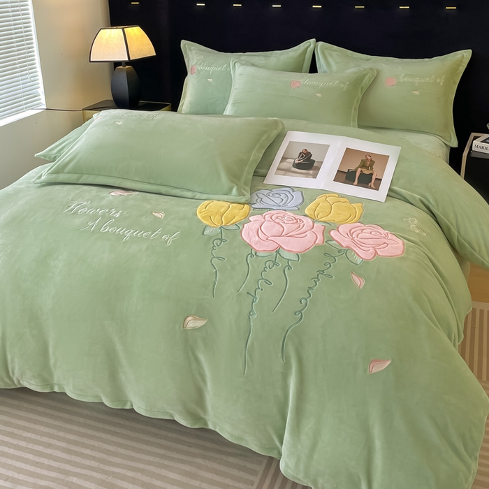 91家纺网 家纺一手货源 找家纺 绒小宣 2025新A类牛奶绒贴布绣四件套-花语 花语-抹茶绿