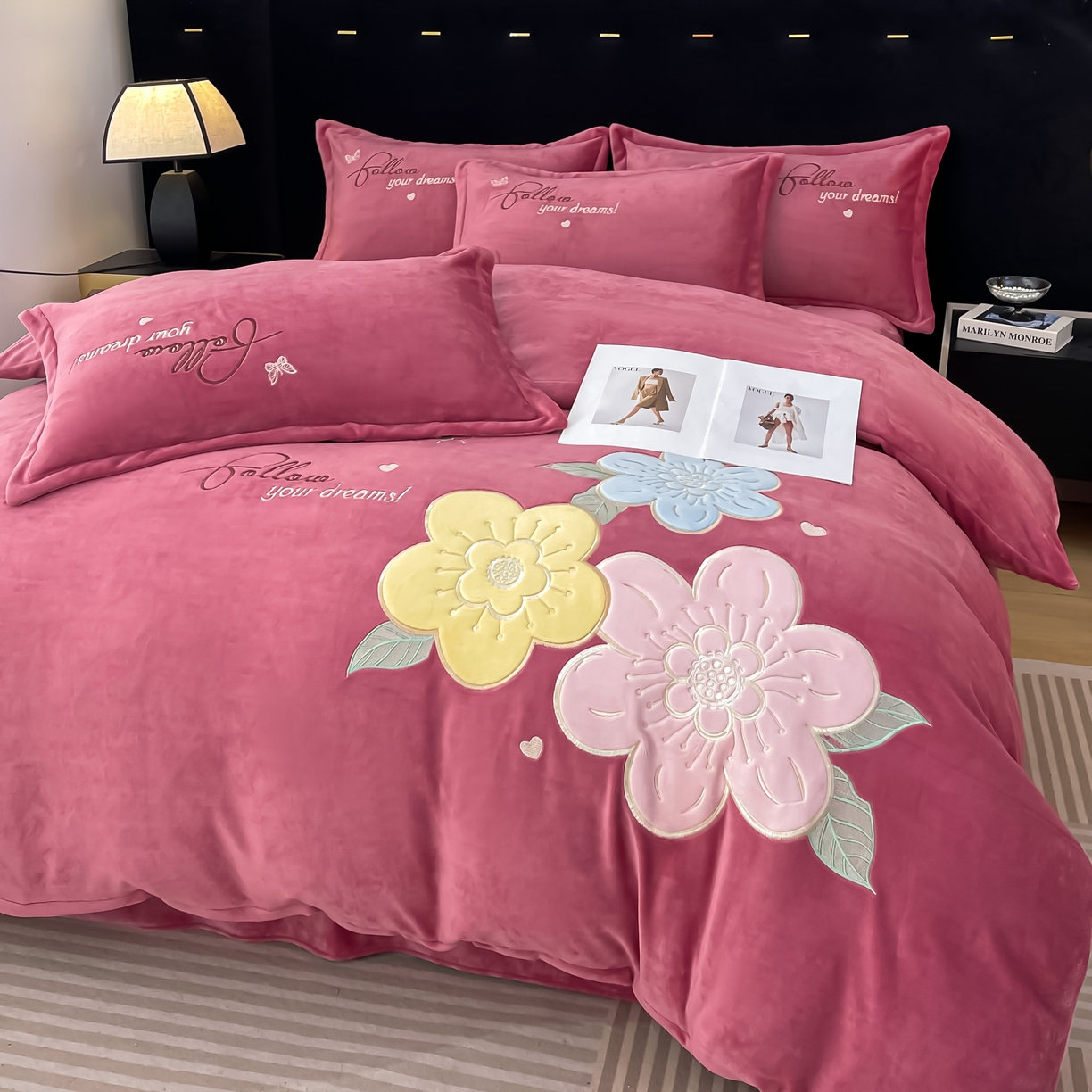 91家纺网 家纺一手货源 找家纺 绒小宣 2025新A类牛奶绒贴布绣四件套-花语 花语-豆沙色