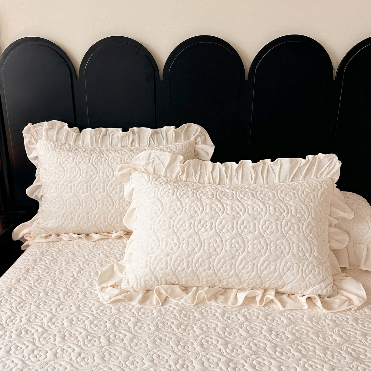 91家纺网 家纺一手货源 找家纺 情恒家纺 2025新款宝宝绒床盖三四件套玫瑰盛典 玫瑰盛典 云朵白