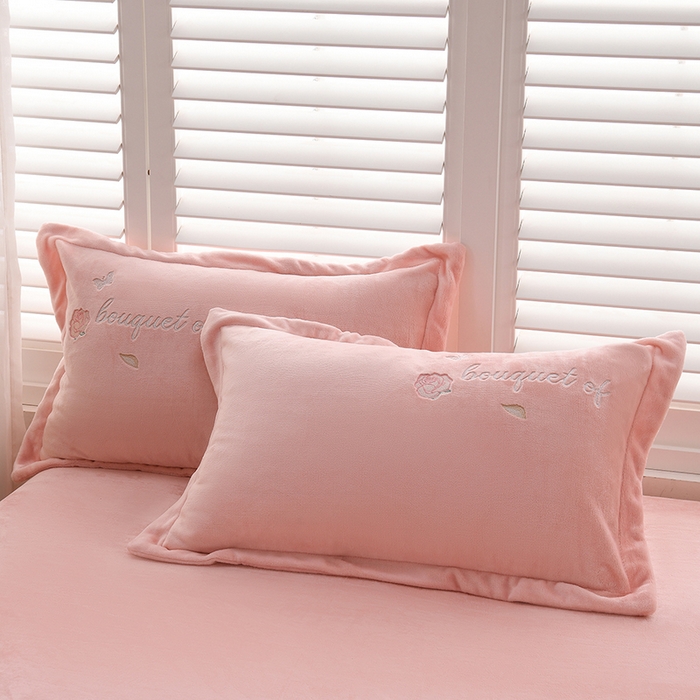 91家纺网 家纺一手货源 找家纺 （总）绒小宣 2025新款A类牛奶绒贴布绣四件套-玫瑰爱恋