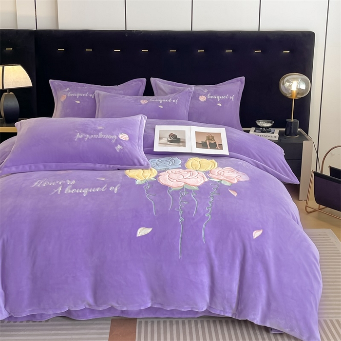 91家纺网 家纺一手货源 找家纺 绒小宣 2025新款A类牛奶绒贴布绣四件套-玫瑰爱恋 玫瑰爱恋-浅夏紫