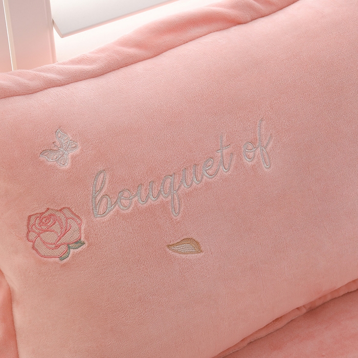 91家纺网 家纺一手货源 找家纺 绒小宣 2025新款A类牛奶绒贴布绣四件套-玫瑰爱恋 玫瑰爱恋-浅粉