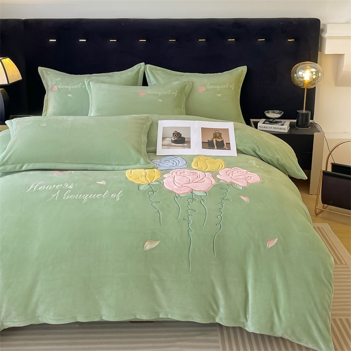 91家纺网 家纺一手货源 找家纺 绒小宣 2025新款A类牛奶绒贴布绣四件套-玫瑰爱恋 玫瑰爱恋-抹茶绿