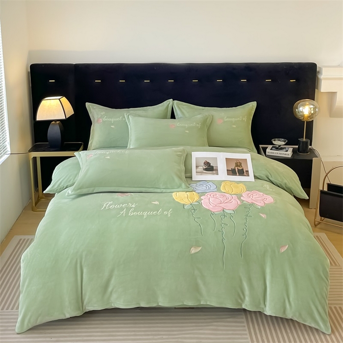 91家纺网 家纺一手货源 找家纺 绒小宣 2025新款A类牛奶绒贴布绣四件套-玫瑰爱恋 玫瑰爱恋-抹茶绿