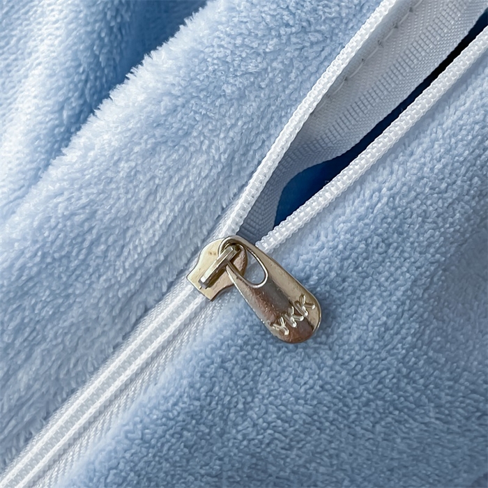 91家纺网 家纺一手货源 找家纺 绒小宣 2025新款A类牛奶绒贴布绣四件套-玫瑰爱恋 玫瑰爱恋-天空兰