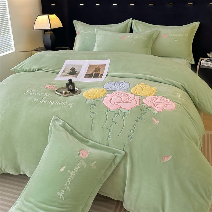 91家纺网 家纺一手货源 找家纺 绒小宣 2025新款A类牛奶绒贴布绣四件套-玫瑰爱恋 玫瑰爱恋-抹茶绿