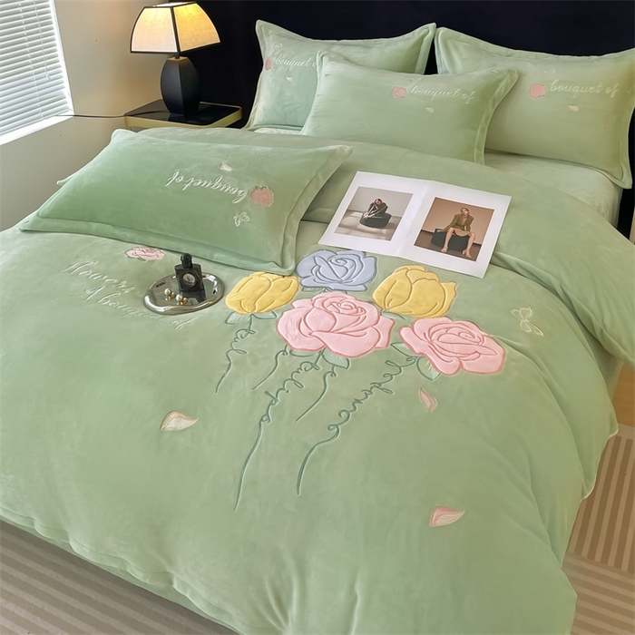 91家纺网 家纺一手货源 找家纺 绒小宣 2025新款A类牛奶绒贴布绣四件套-玫瑰爱恋 玫瑰爱恋-抹茶绿