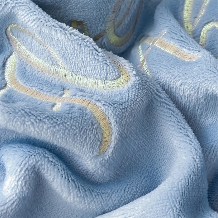 91家纺网 家纺一手货源 找家纺 绒小宣 2025新款A类牛奶绒贴布绣四件套-玫瑰爱恋 玫瑰爱恋-天空兰