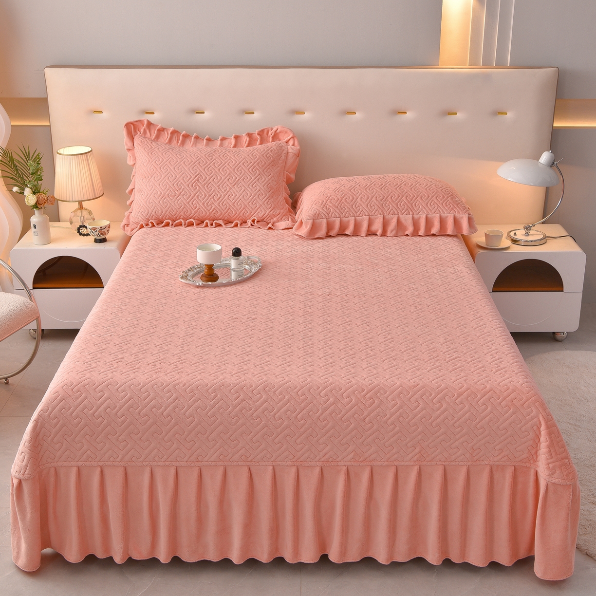 91家纺网 家纺一手货源 找家纺 绒小宣 2025新款加厚牛奶绒四件套宽边一字绣牛奶绒刺绣花夹棉床盖款四件套-玫瑰花语 玫瑰花语-粉色