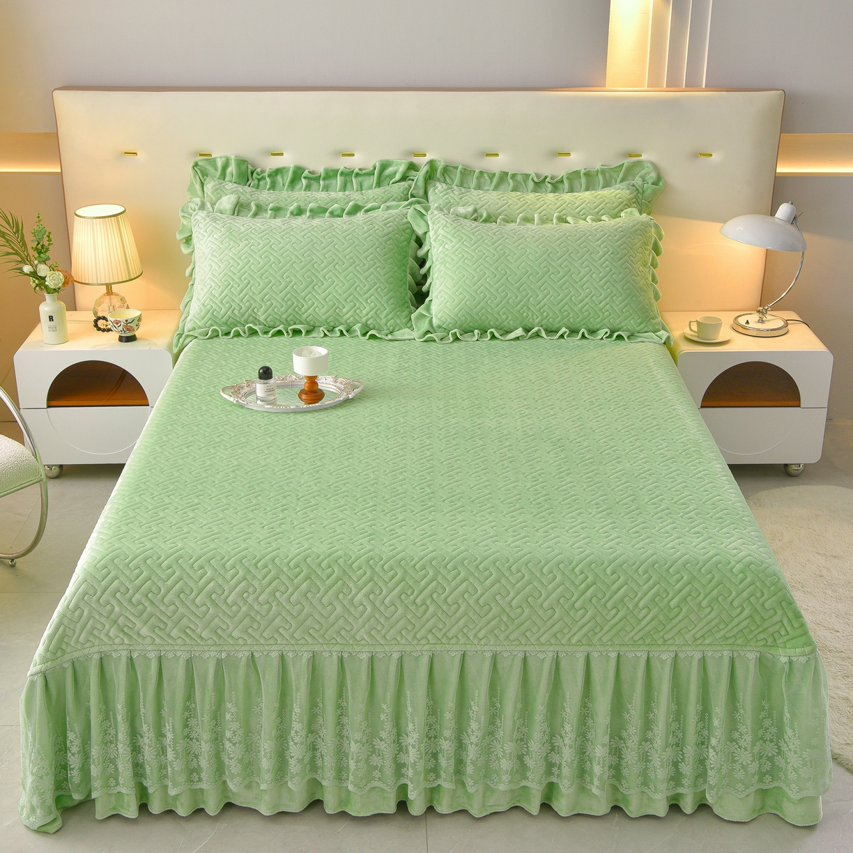 91家纺网 家纺一手货源 找家纺 绒小宣 2025新款加厚牛奶绒四件套宽边一字绣牛奶绒刺绣花夹棉床盖款四件套-玫瑰花语 玫瑰花语-绿色