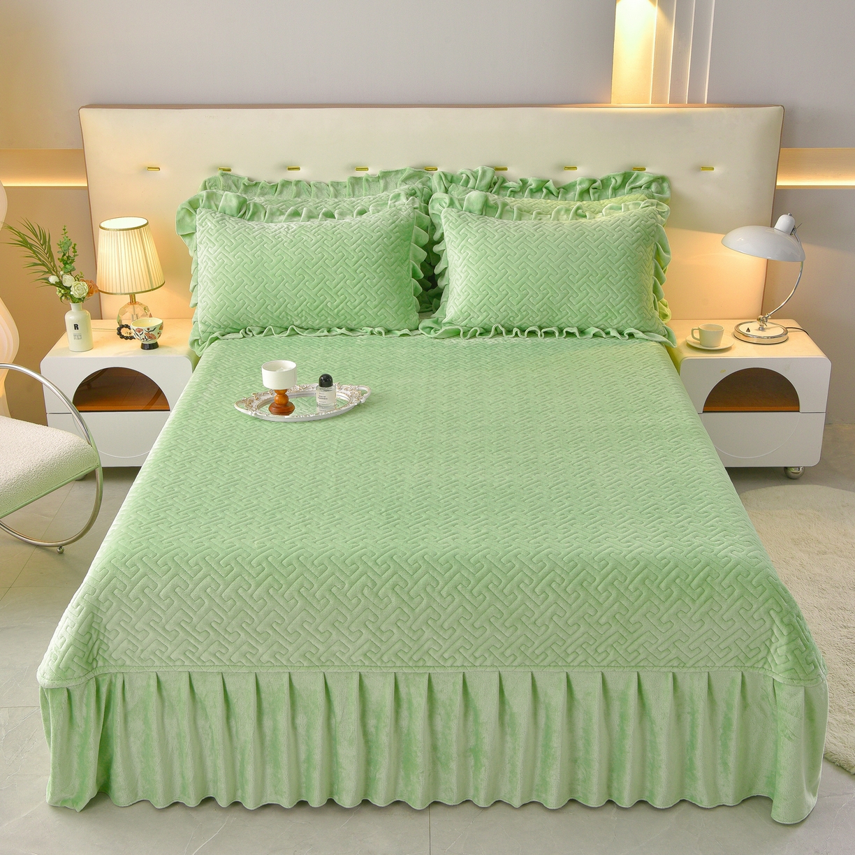 91家纺网 家纺一手货源 找家纺 绒小宣 2025新款加厚牛奶绒四件套宽边一字绣牛奶绒刺绣花夹棉床盖款四件套-玫瑰花语 玫瑰花语-绿色