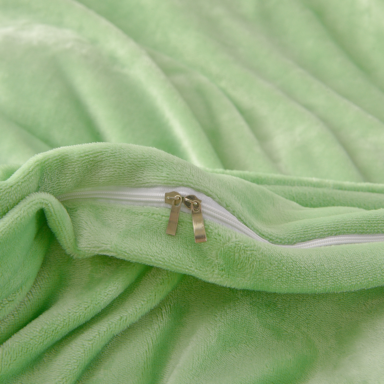 91家纺网 家纺一手货源 找家纺 绒小宣 2025新款加厚牛奶绒四件套宽边一字绣牛奶绒刺绣花夹棉床盖款四件套-玫瑰花语 玫瑰花语-绿色