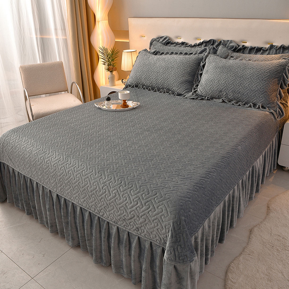 91家纺网 家纺一手货源 找家纺 绒小宣 2025新款加厚牛奶绒四件套宽边一字绣牛奶绒刺绣花夹棉床盖款四件套-玫瑰花语 玫瑰花语-高级灰