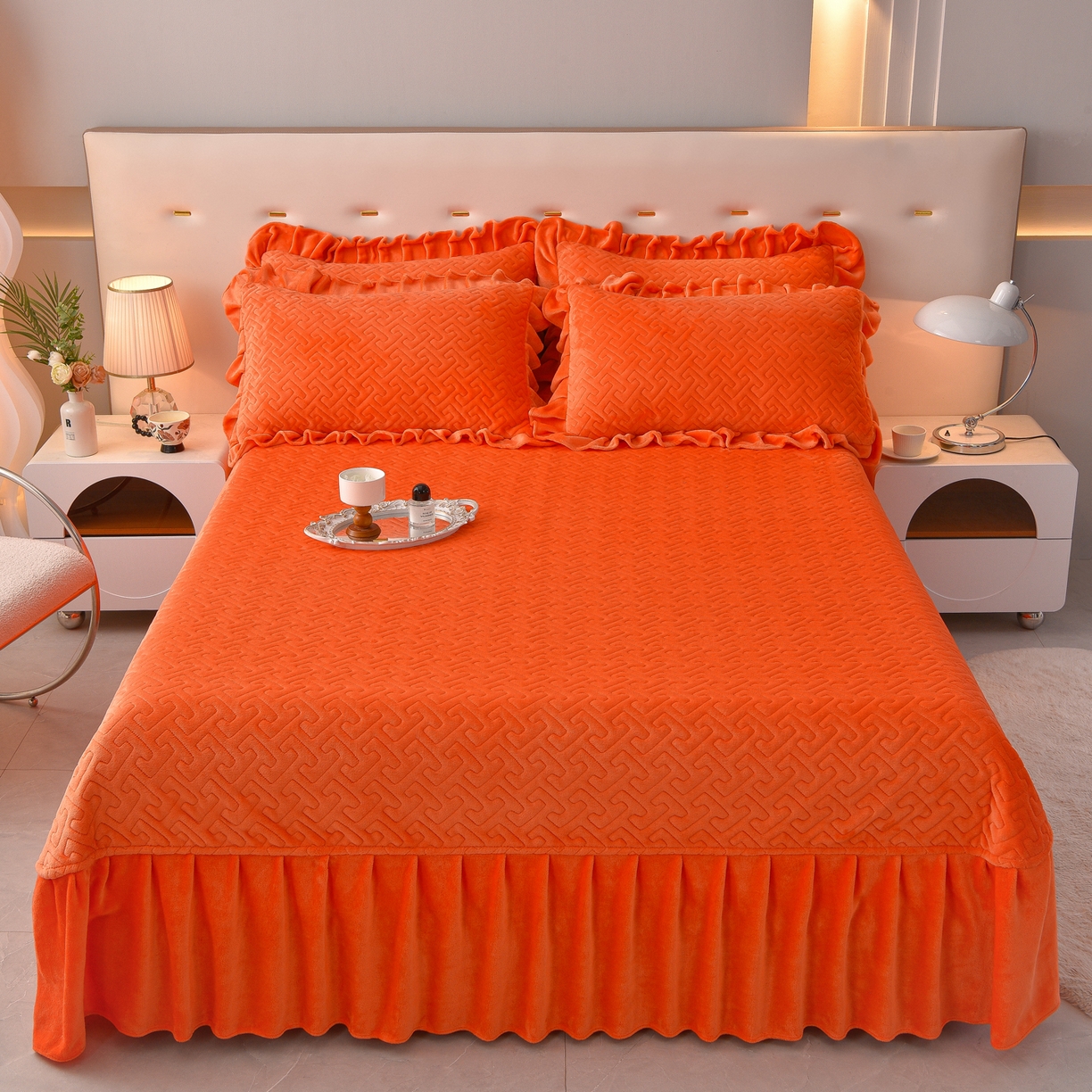 91家纺网 家纺一手货源 找家纺 绒小宣 2025新款加厚牛奶绒四件套宽边一字绣牛奶绒刺绣花夹棉床盖款四件套-玫瑰花语 玫瑰花语-橙色