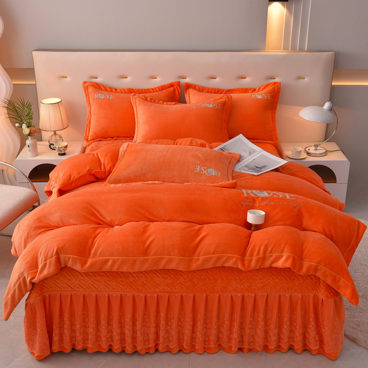 91家纺网 家纺一手货源 找家纺 绒小宣 2025新款加厚牛奶绒四件套宽边一字绣牛奶绒刺绣花夹棉床盖款四件套-玫瑰花语 玫瑰花语-橙色