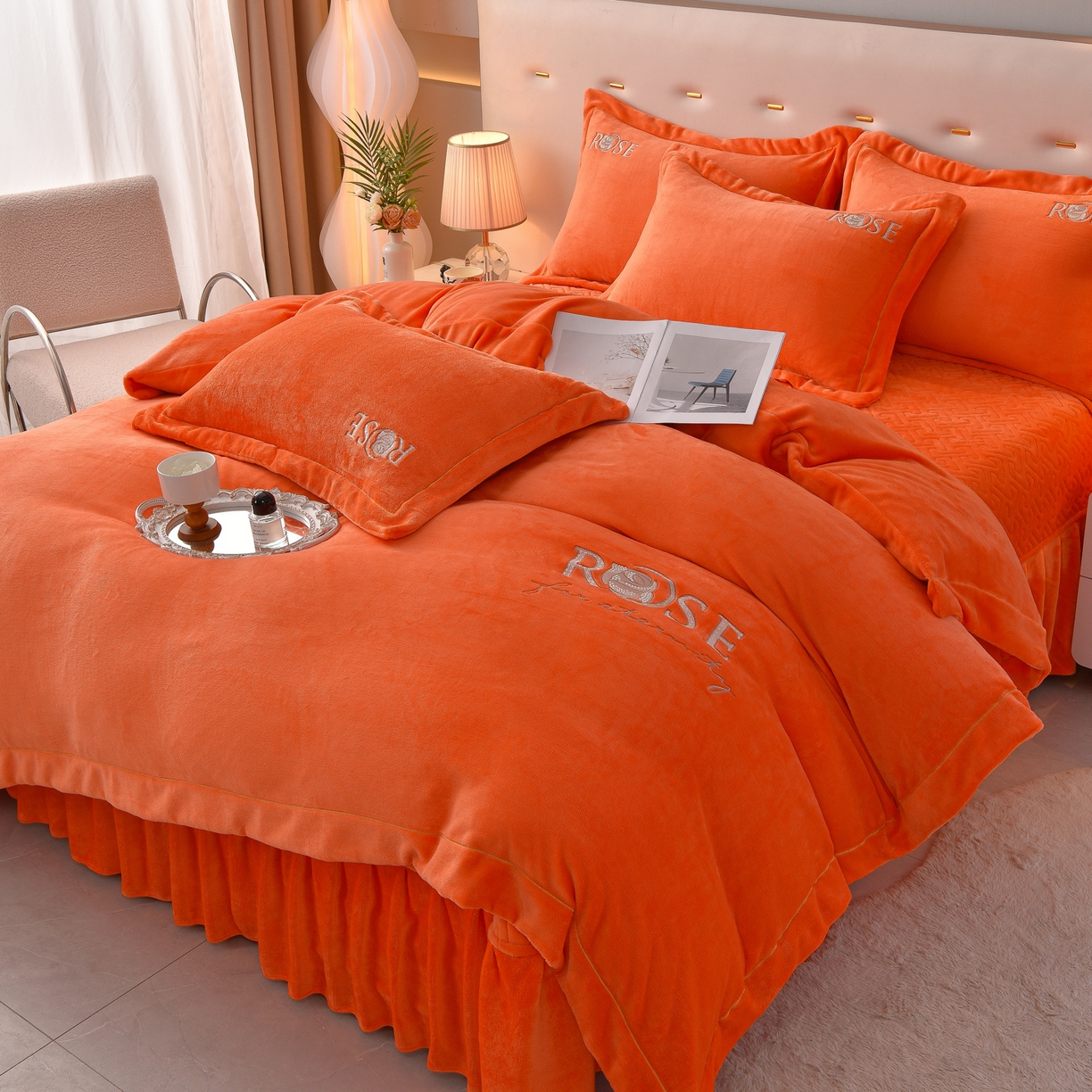 91家纺网 家纺一手货源 找家纺 绒小宣 2025新款加厚牛奶绒四件套宽边一字绣牛奶绒刺绣花夹棉床盖款四件套-玫瑰花语 玫瑰花语-橙色
