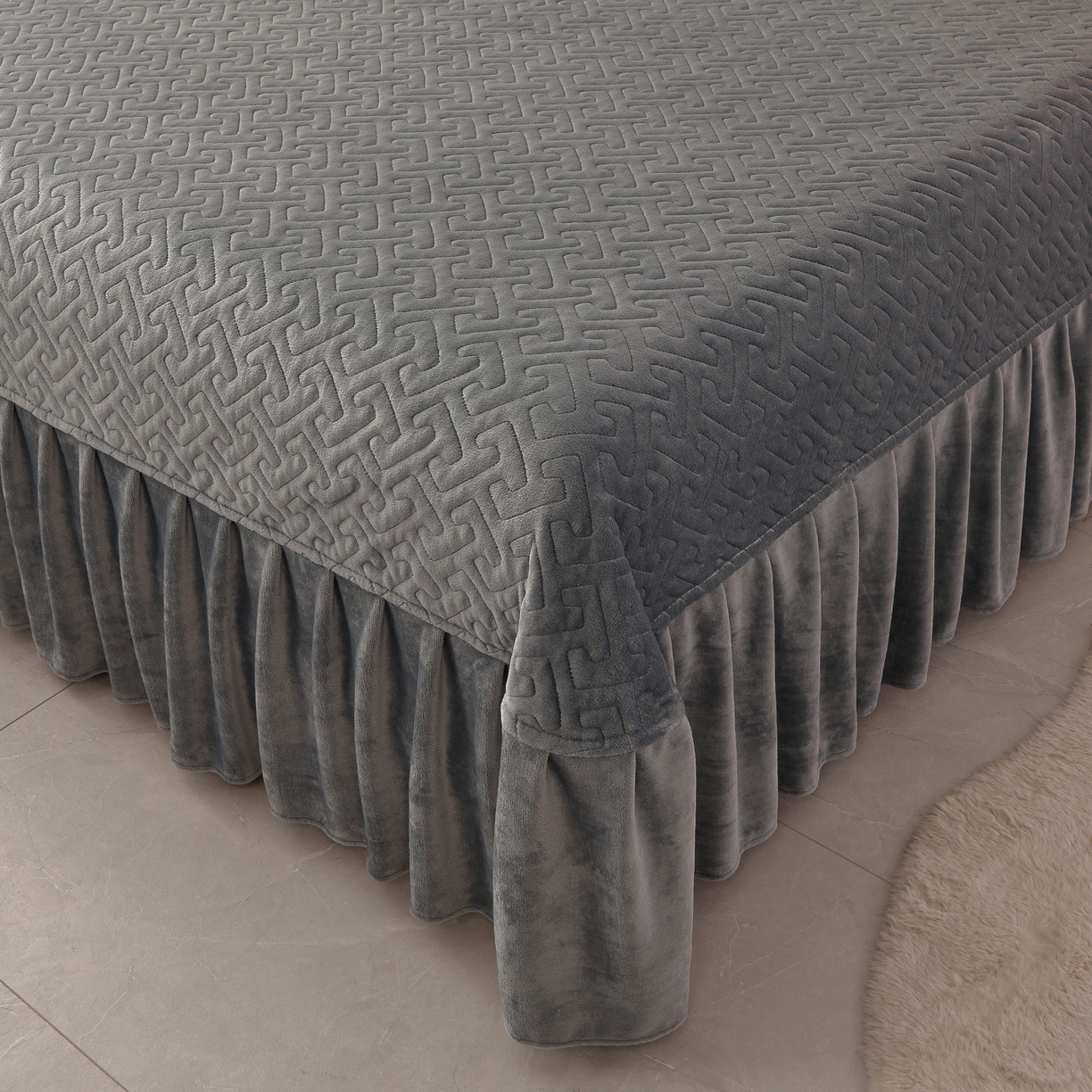 91家纺网 家纺一手货源 找家纺 绒小宣 2025新款加厚牛奶绒四件套宽边一字绣牛奶绒刺绣花夹棉床盖款四件套-玫瑰花语 玫瑰花语-高级灰