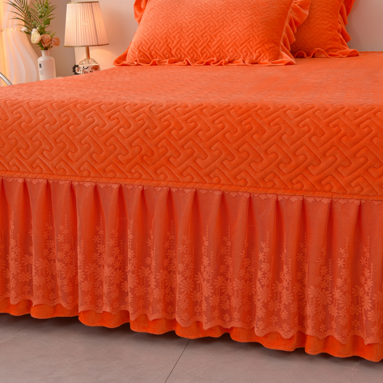 91家纺网 家纺一手货源 找家纺 绒小宣 2025新款加厚牛奶绒四件套宽边一字绣牛奶绒刺绣花夹棉床盖款四件套-玫瑰花语 玫瑰花语-橙色