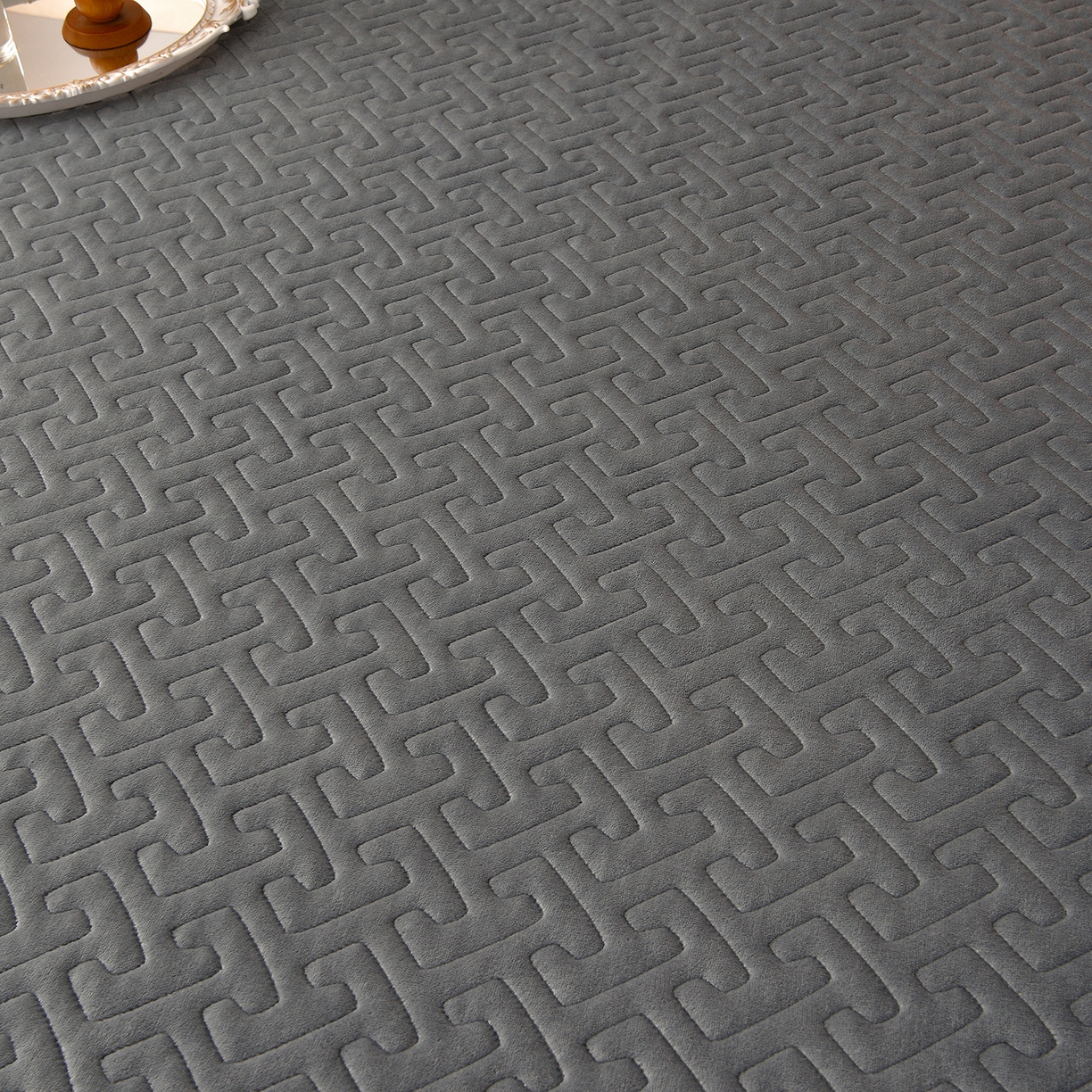 91家纺网 家纺一手货源 找家纺 绒小宣 2025新款加厚牛奶绒四件套宽边一字绣牛奶绒刺绣花夹棉床盖款四件套-玫瑰花语 玫瑰花语-高级灰