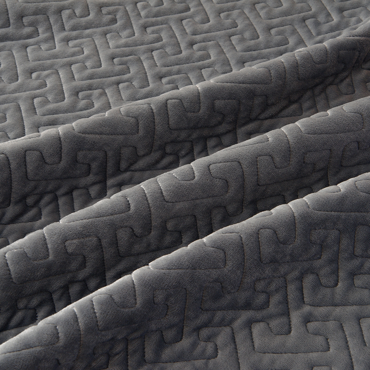 91家纺网 家纺一手货源 找家纺 绒小宣 2025新款加厚牛奶绒四件套宽边一字绣牛奶绒刺绣花夹棉床盖款四件套-玫瑰花语 玫瑰花语-高级灰