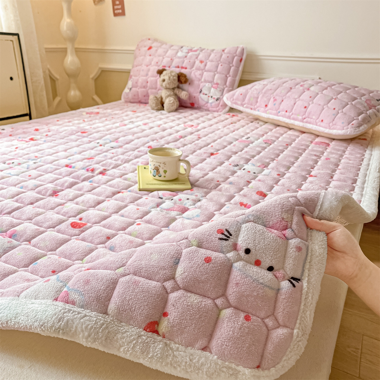 91家纺网 家纺一手货源 找家纺 （总）美澳家纺 2025新款印花牛奶绒加厚夹棉床褥床垫