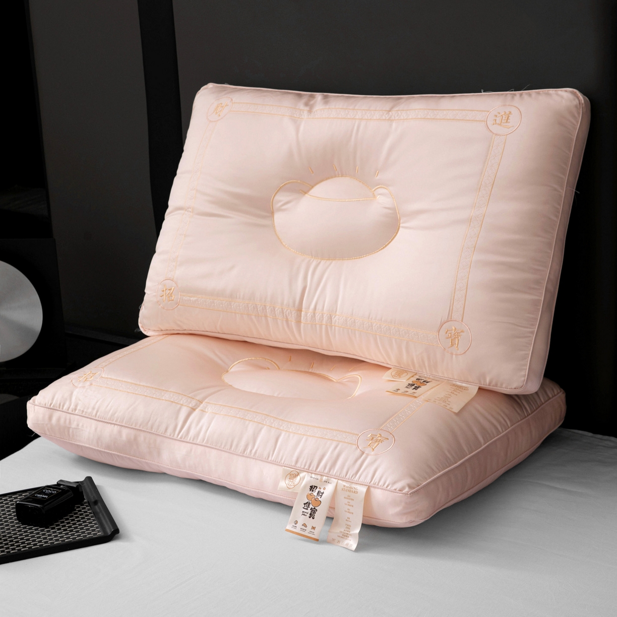 91家纺网 家纺一手货源 找家纺 亦帆枕芯 2025新款招财进宝羽丝绒枕头枕芯仿蚕丝不塌陷护颈定型枕枕头枕芯 组合图仅供展示不可下单