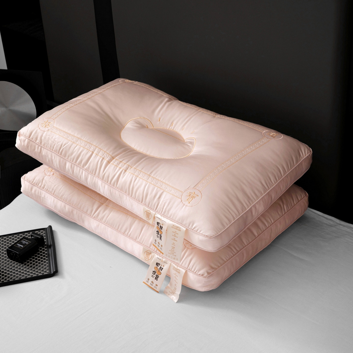 91家纺网 家纺一手货源 找家纺 亦帆枕芯 2025新款招财进宝羽丝绒枕头枕芯仿蚕丝不塌陷护颈定型枕枕头枕芯 组合图仅供展示不可下单