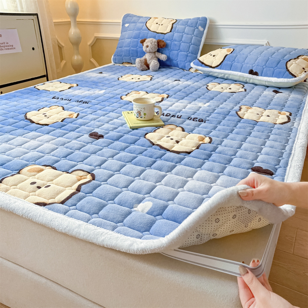 91家纺网 家纺一手货源 找家纺 （总）美澳家纺 2025新款印花牛奶绒加厚夹棉床褥床垫