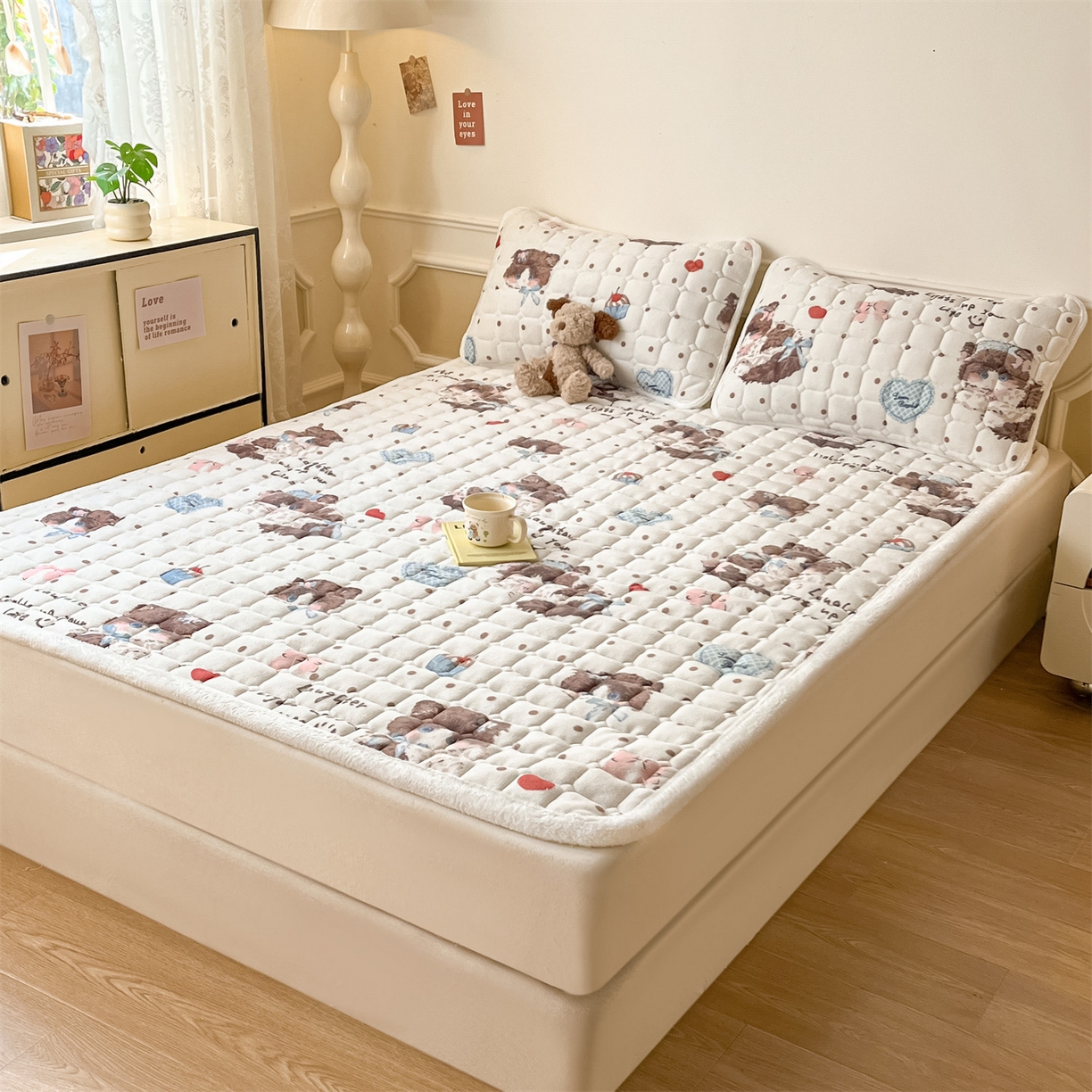 91家纺网 家纺一手货源 找家纺 美澳家纺 2025新款印花牛奶绒加厚夹棉床褥床垫 甜美喵