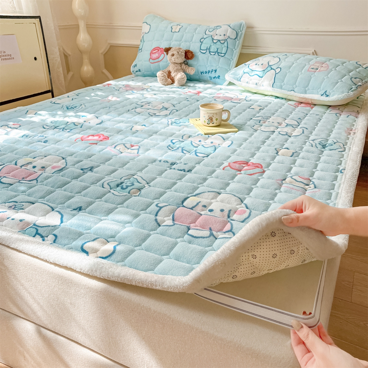 美澳家纺 2025新款印花牛奶绒加厚夹棉床褥床垫 蓝天萌狗