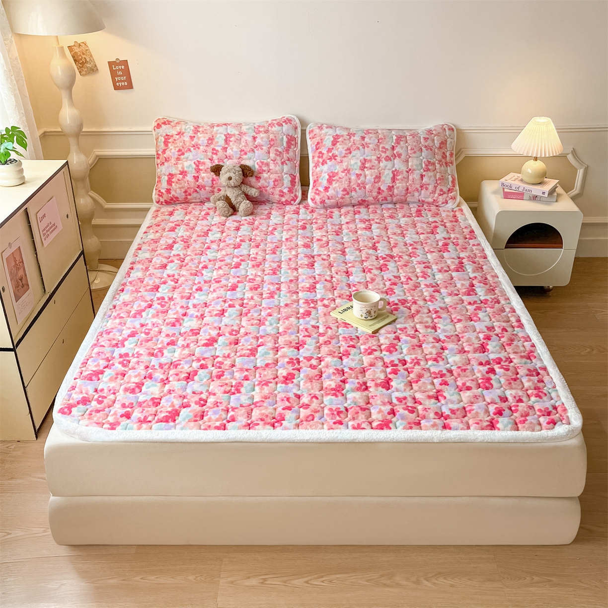 91家纺网 家纺一手货源 找家纺 美澳家纺 2025新款印花牛奶绒加厚夹棉床褥床垫 郁金香