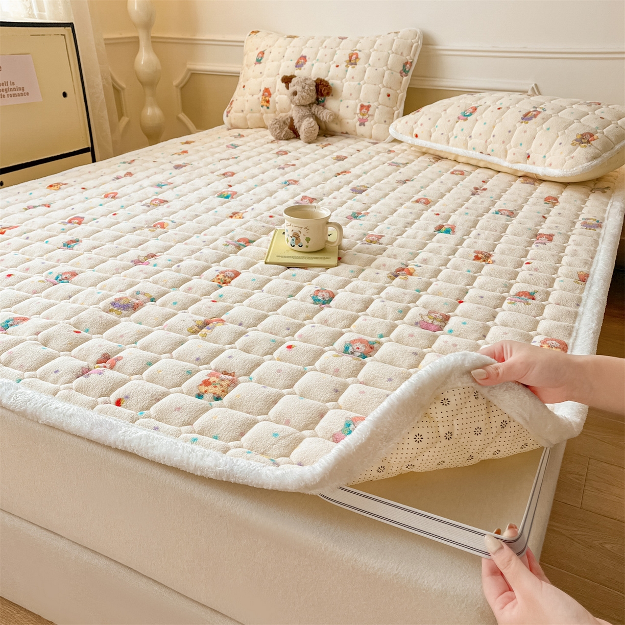 美澳家纺 2025新款印花牛奶绒加厚夹棉床褥床垫 游乐园