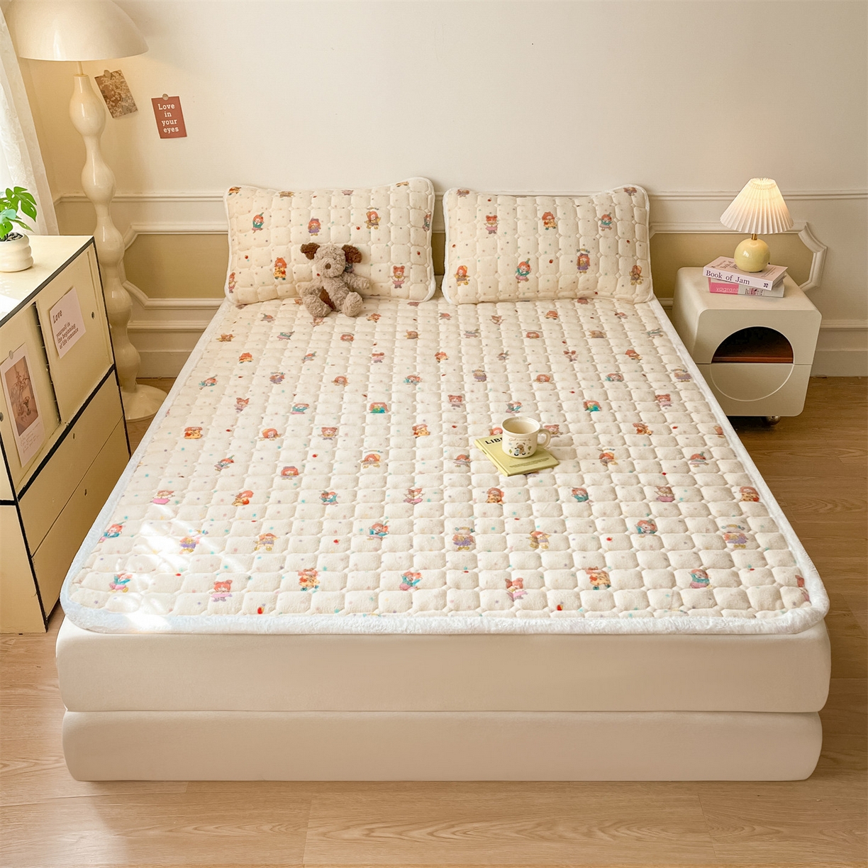 91家纺网 家纺一手货源 找家纺 美澳家纺 2025新款印花牛奶绒加厚夹棉床褥床垫 游乐园