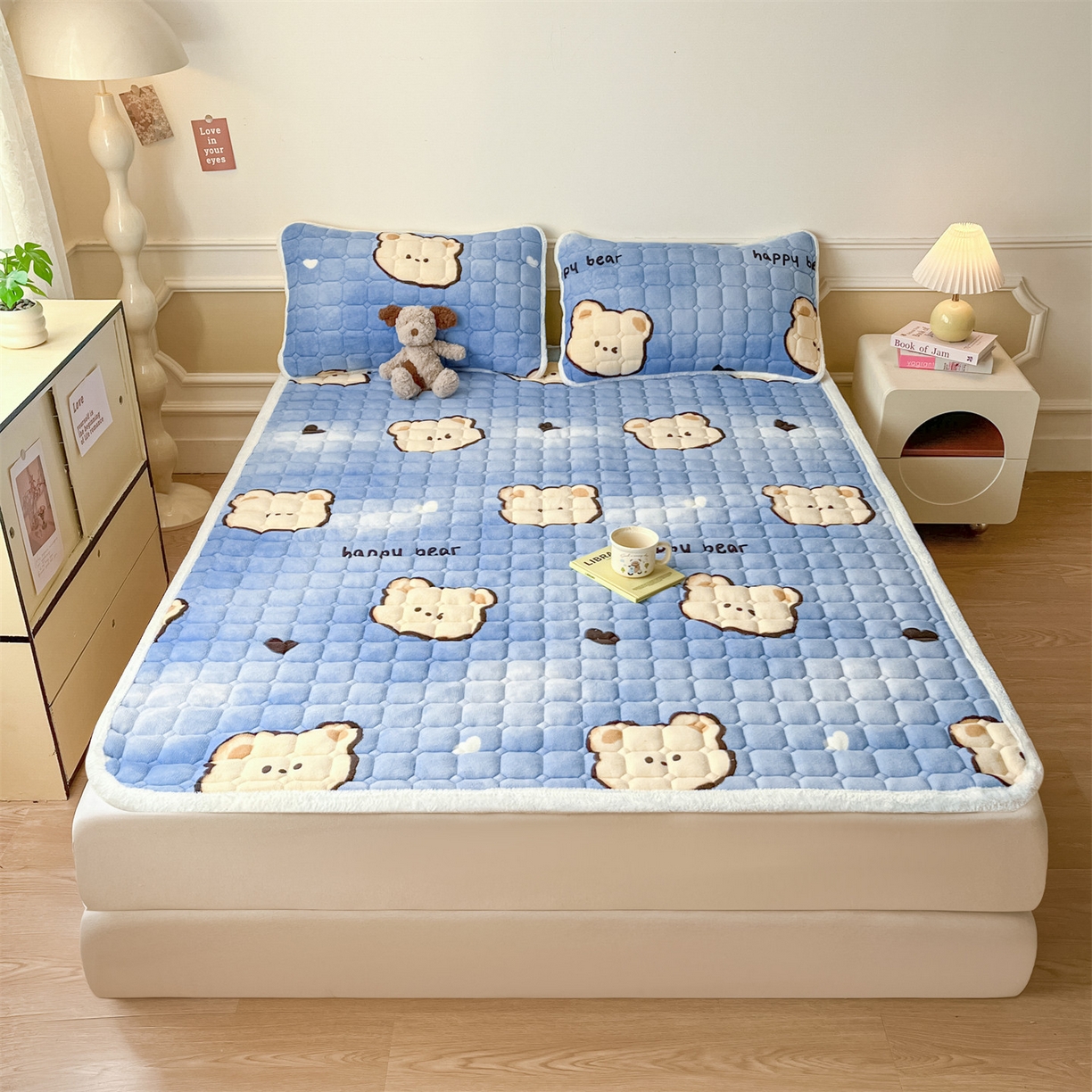 91家纺网 家纺一手货源 找家纺 美澳家纺 2025新款印花牛奶绒加厚夹棉床褥床垫 调皮熊