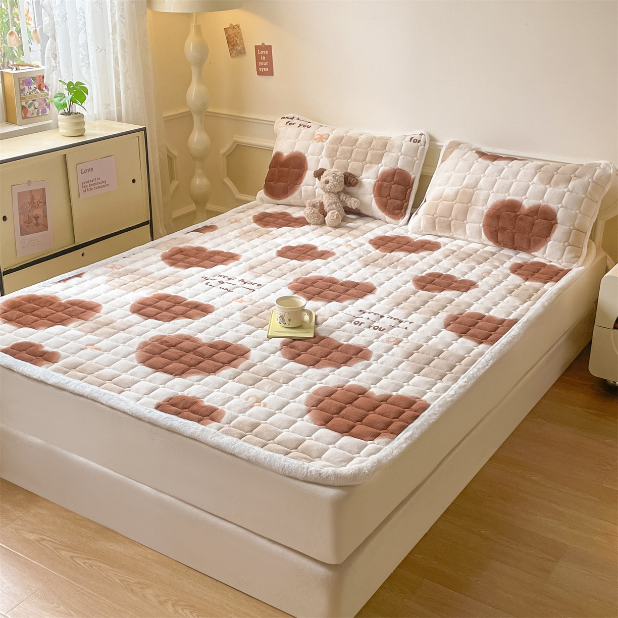 91家纺网 家纺一手货源 找家纺 美澳家纺 2025新款印花牛奶绒加厚夹棉床褥床垫 心动