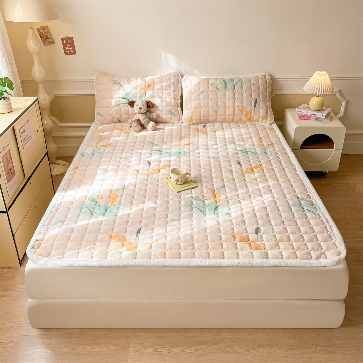 91家纺网 家纺一手货源 找家纺 美澳家纺 2025新款印花牛奶绒加厚夹棉床褥床垫 花期