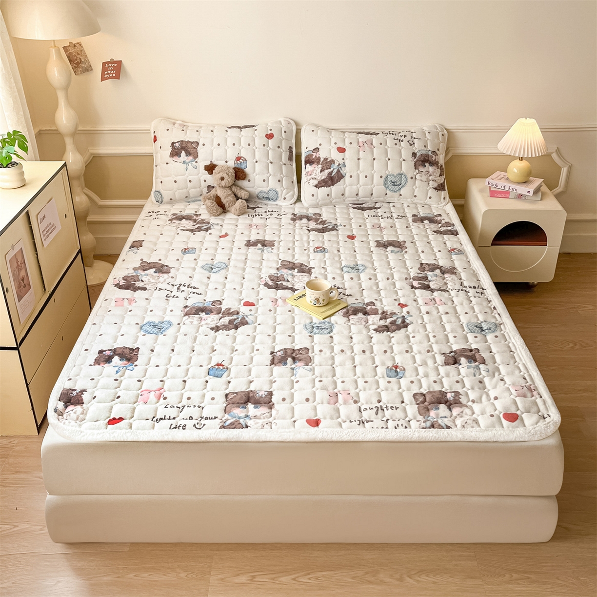 91家纺网 家纺一手货源 找家纺 美澳家纺 2025新款印花牛奶绒加厚夹棉床褥床垫 甜美喵