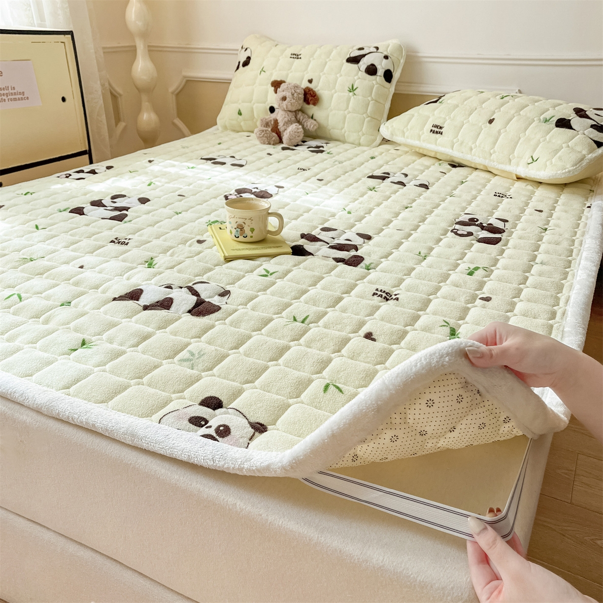 91家纺网 家纺一手货源 找家纺 （总）美澳家纺 2025新款印花牛奶绒加厚夹棉床褥床垫