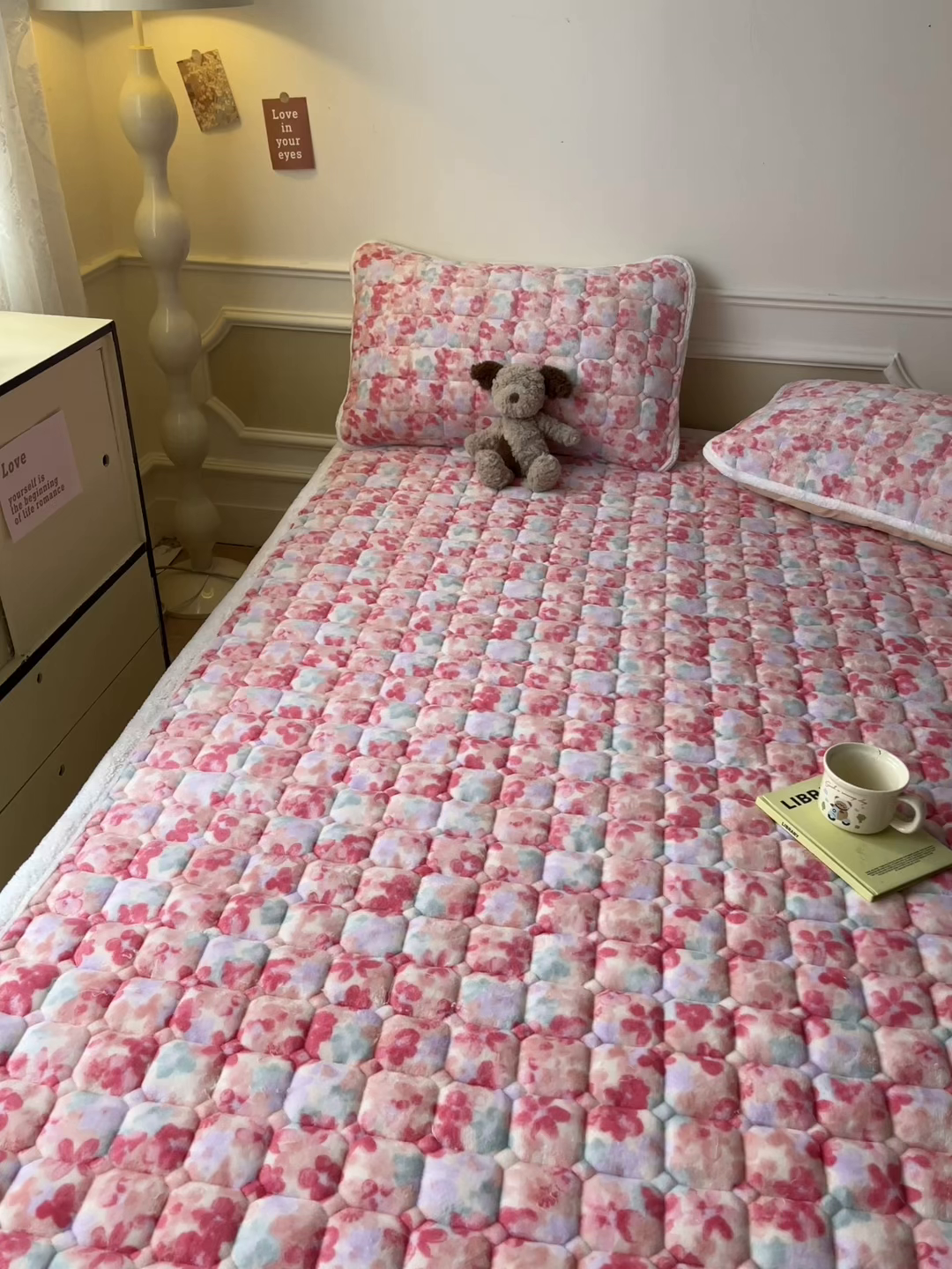 91家纺网 家纺一手货源 找家纺 美澳家纺 2025新款印花牛奶绒加厚夹棉床褥床垫 郁金香