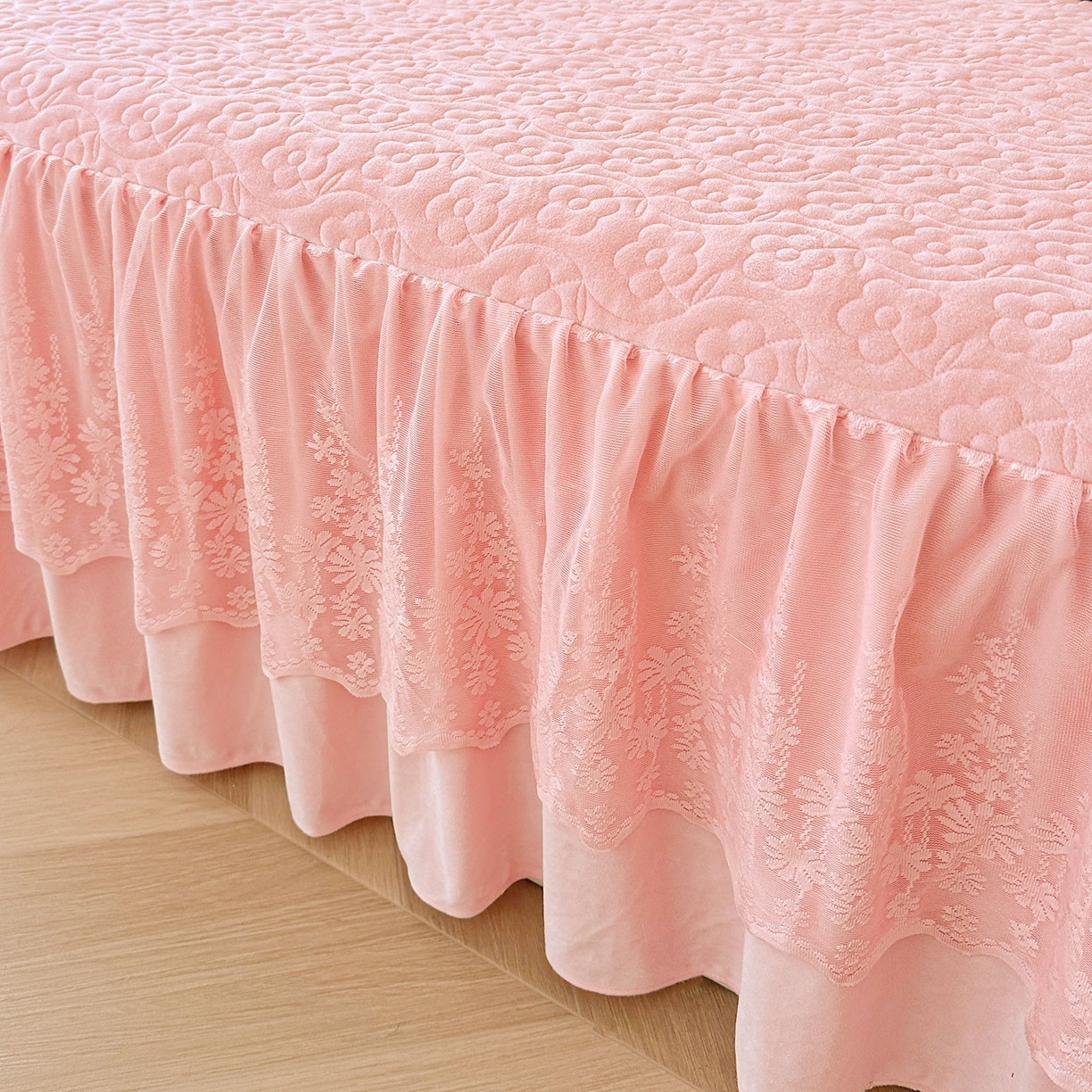 91家纺网 家纺一手货源 找家纺 （总）情恒家纺 2025新款宝宝绒夹棉单品床裙单件床裙玫瑰盛典系列