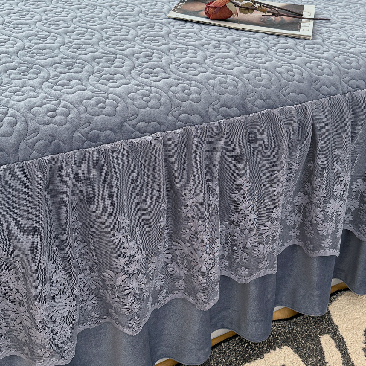 91家纺网 家纺一手货源 找家纺 情恒家纺 2025新款宝宝绒夹棉单品床裙单件床裙玫瑰盛典系列 玫瑰盛典 静夜灰