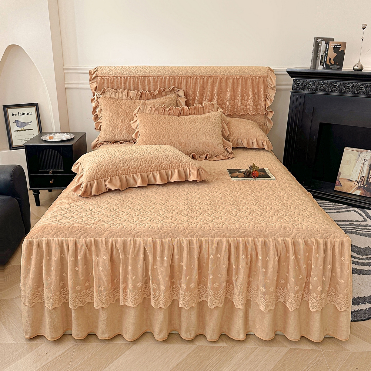 91家纺网 家纺一手货源 找家纺 情恒家纺 2025新款宝宝绒夹棉单品床裙单件床裙玫瑰盛典系列 玫瑰盛典 暖驼色