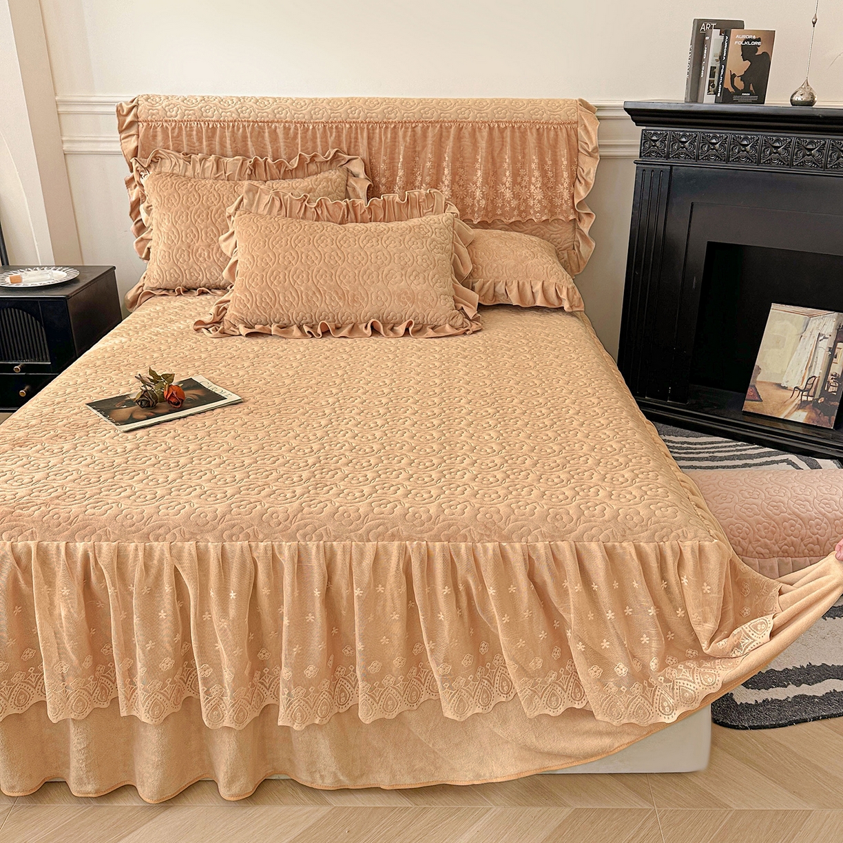 91家纺网 家纺一手货源 找家纺 情恒家纺 2025新款宝宝绒夹棉单品床裙单件床裙玫瑰盛典系列 玫瑰盛典 暖驼色