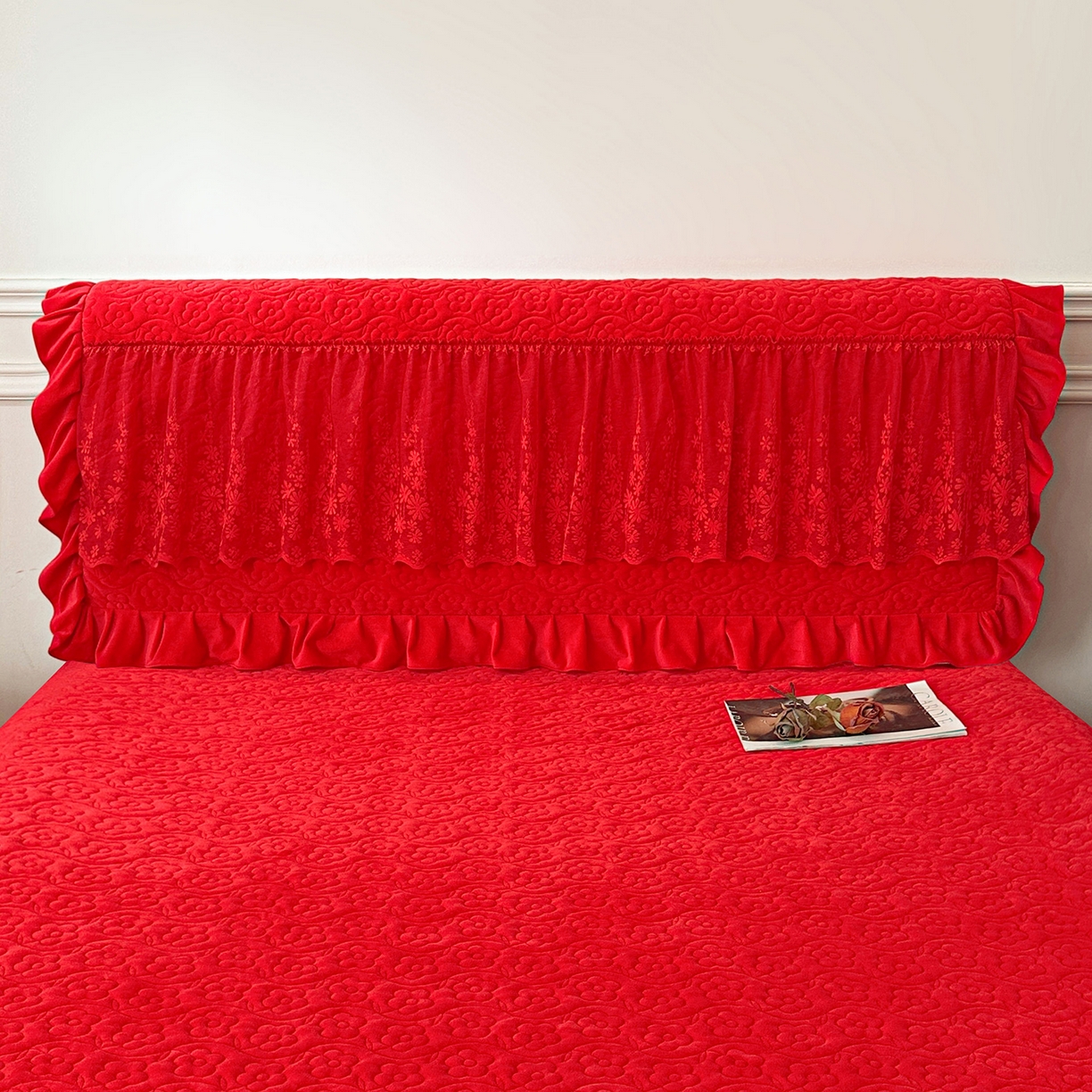 91家纺网 家纺一手货源 找家纺 情恒家纺 2025新款宝宝绒夹棉单品床裙单件床裙玫瑰盛典系列 玫瑰盛典 中国红