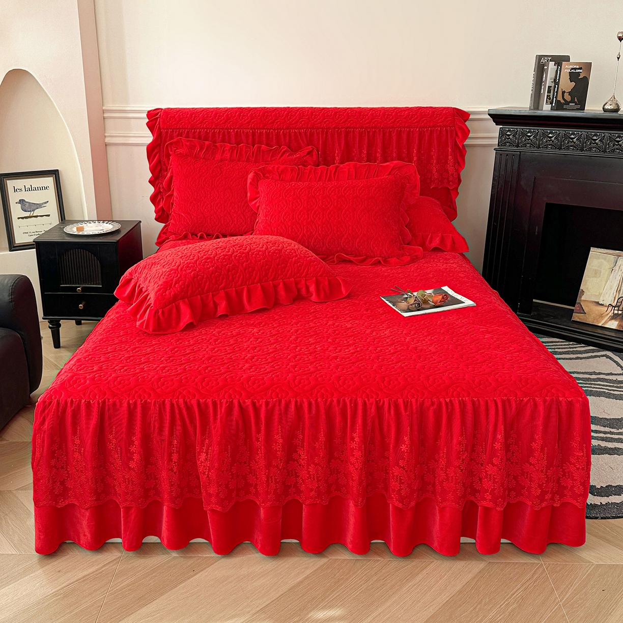 91家纺网 家纺一手货源 找家纺 情恒家纺 2025新款宝宝绒夹棉单品床裙单件床裙玫瑰盛典系列 玫瑰盛典 中国红