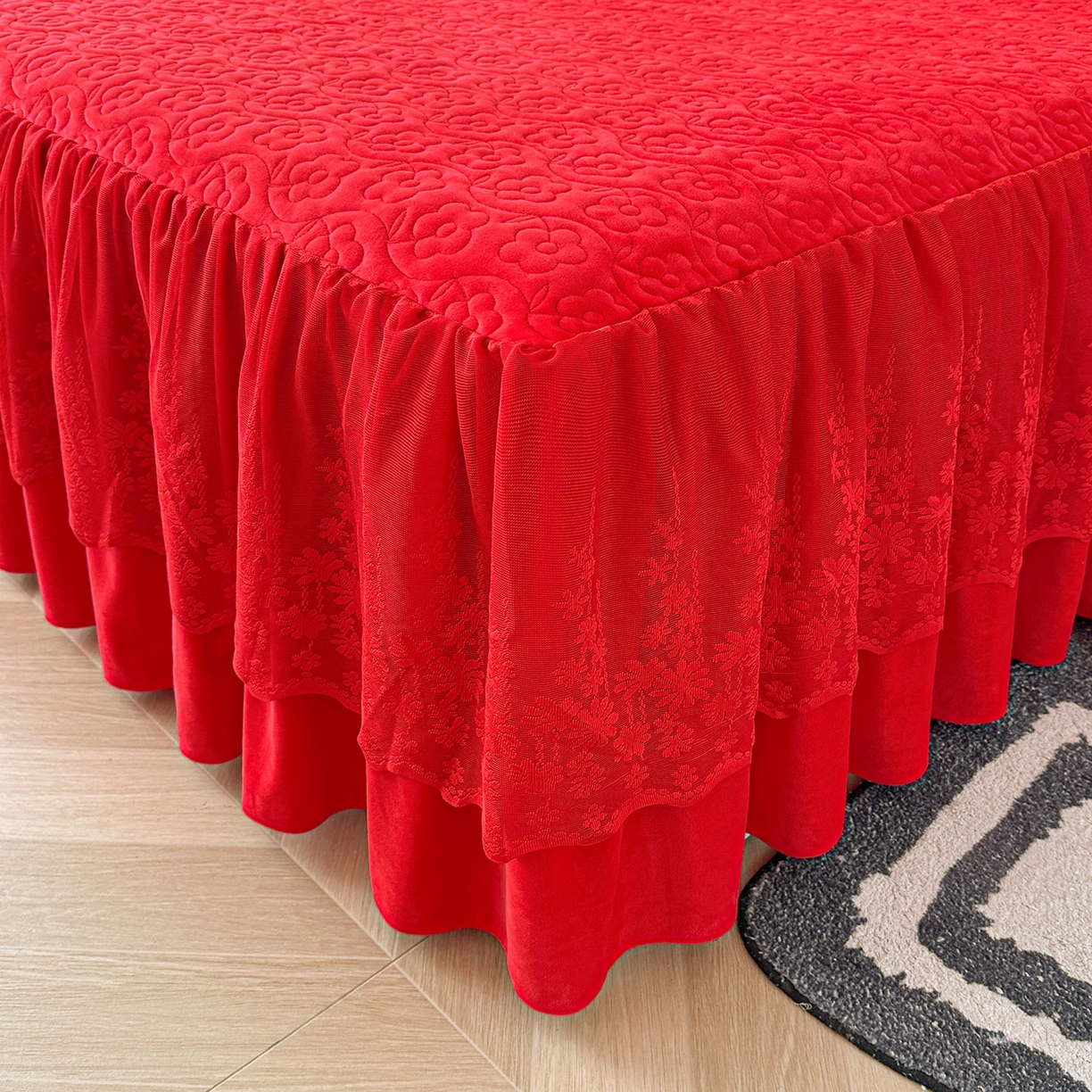 91家纺网 家纺一手货源 找家纺 情恒家纺 2025新款宝宝绒夹棉单品床裙单件床裙玫瑰盛典系列 玫瑰盛典 中国红