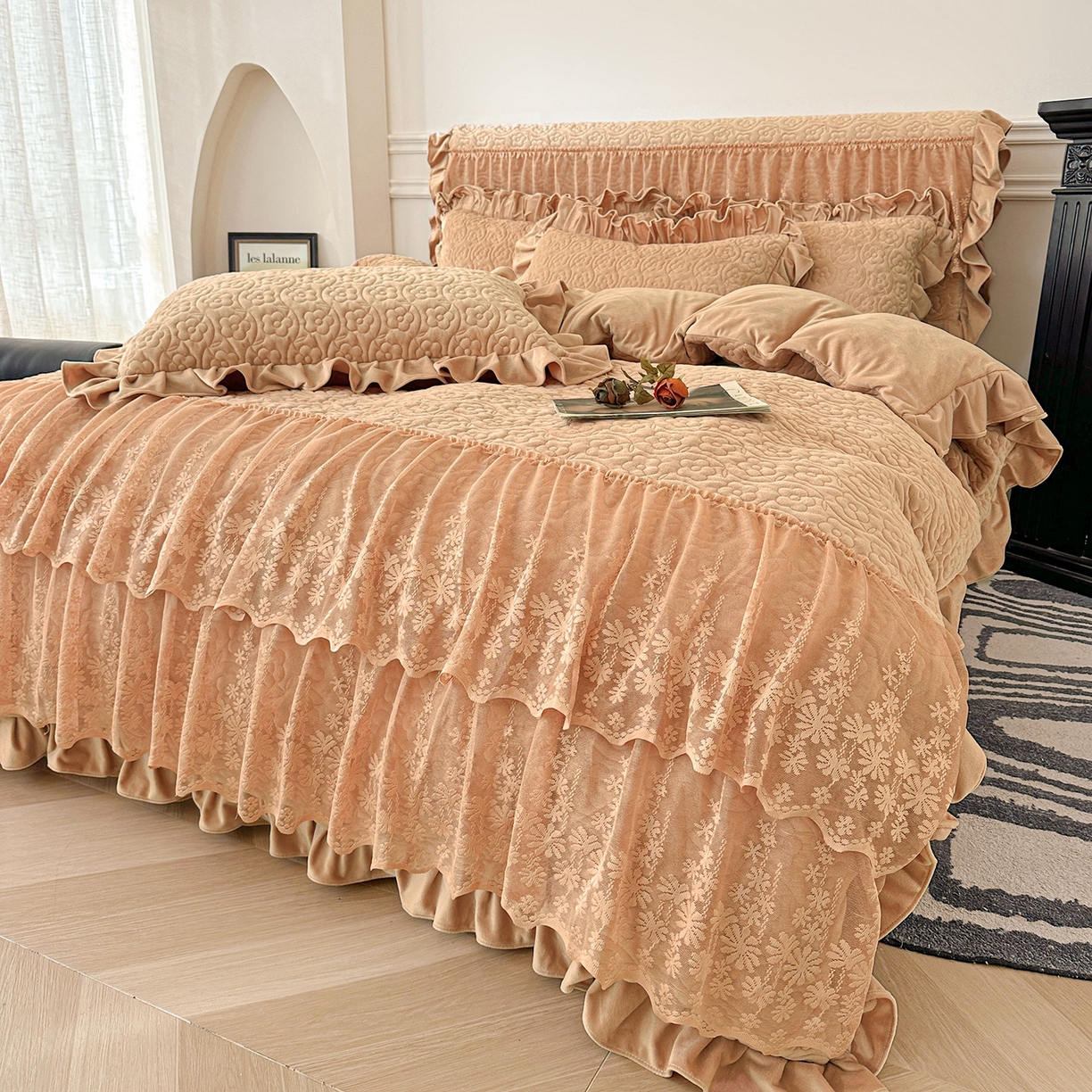 91家纺网 家纺一手货源 找家纺 （总）情恒家纺 2025新款宝宝绒夹棉床裙三四五件套-玫瑰盛典