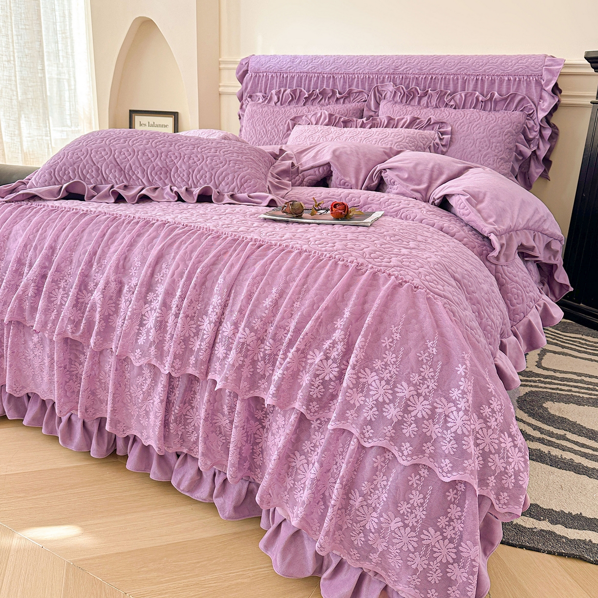 91家纺网 家纺一手货源 找家纺 （总）情恒家纺 2025新款宝宝绒夹棉床裙三四五件套-玫瑰盛典