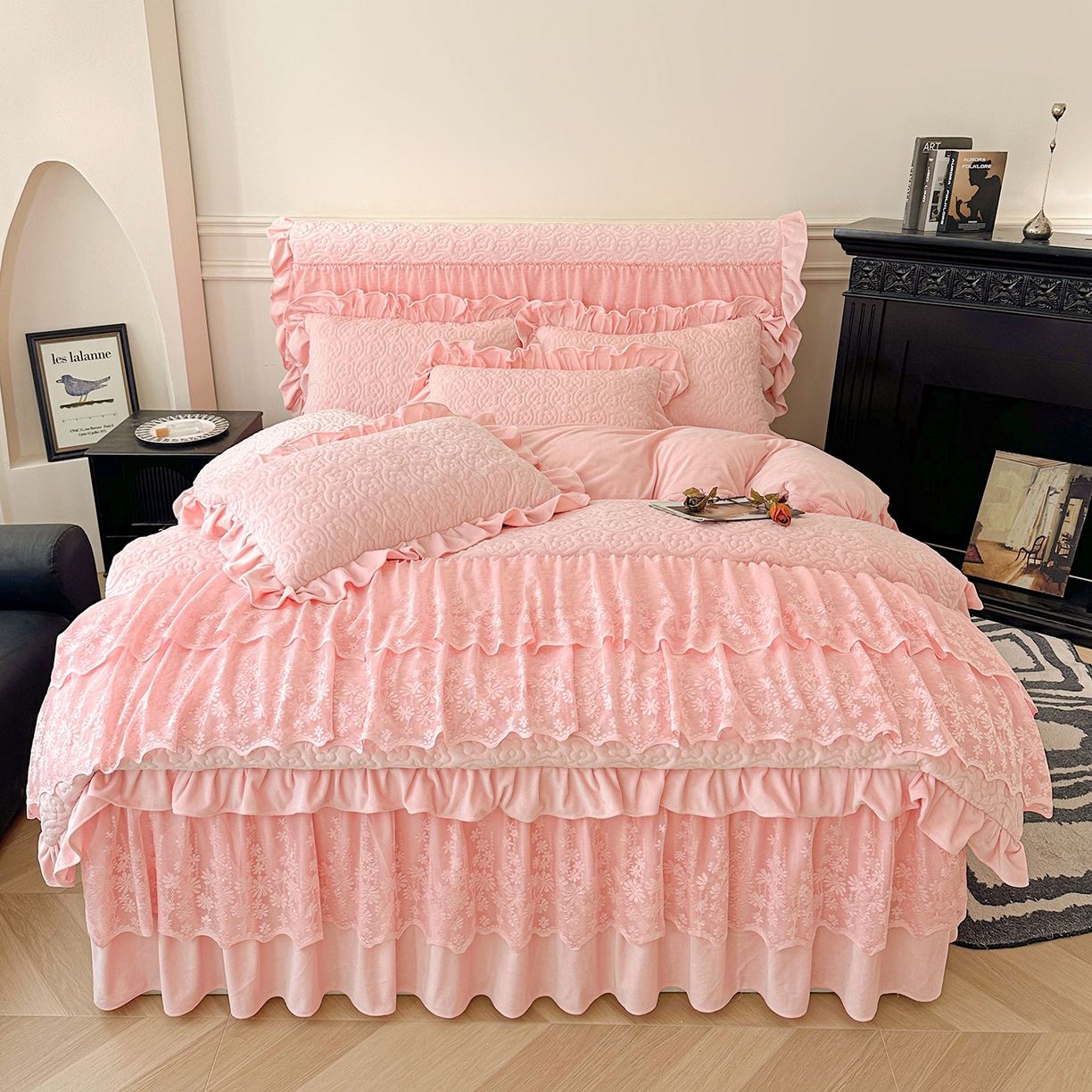 91家纺网 家纺一手货源 找家纺 情恒家纺 2025新款宝宝绒夹棉床裙三四五件套-玫瑰盛典 玫瑰盛典 香妃粉