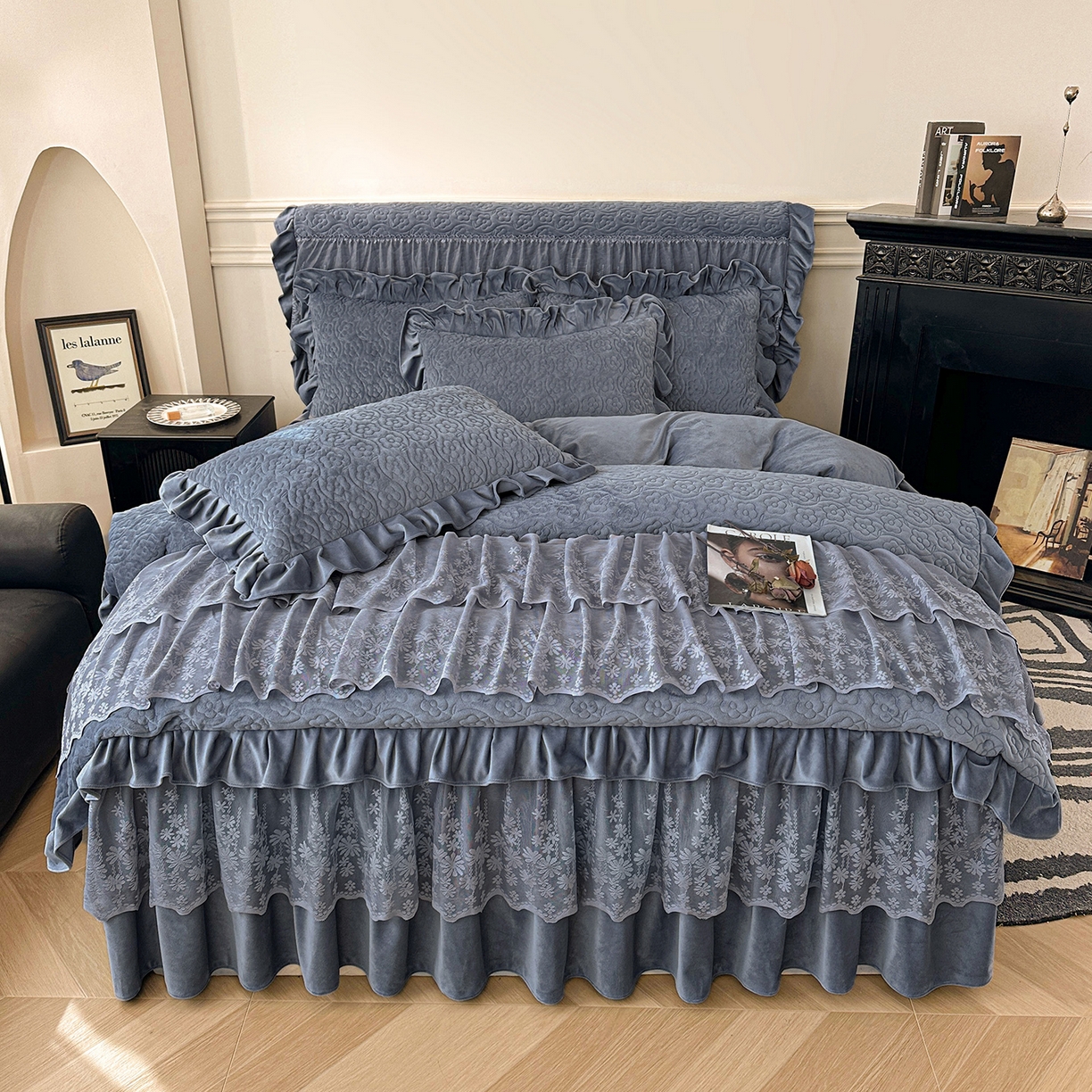 91家纺网 家纺一手货源 找家纺 情恒家纺 2025新款宝宝绒夹棉床裙三四五件套-玫瑰盛典 玫瑰盛典 静夜灰